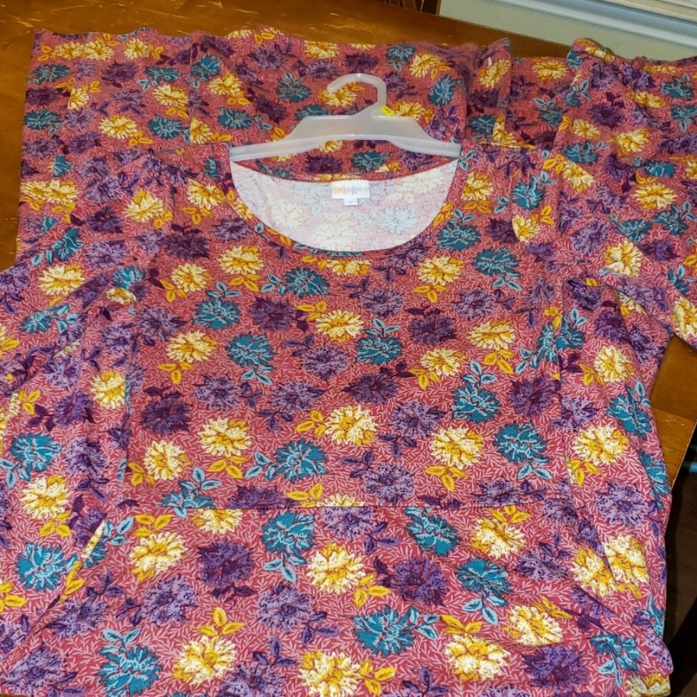 Ana Lularoe Small